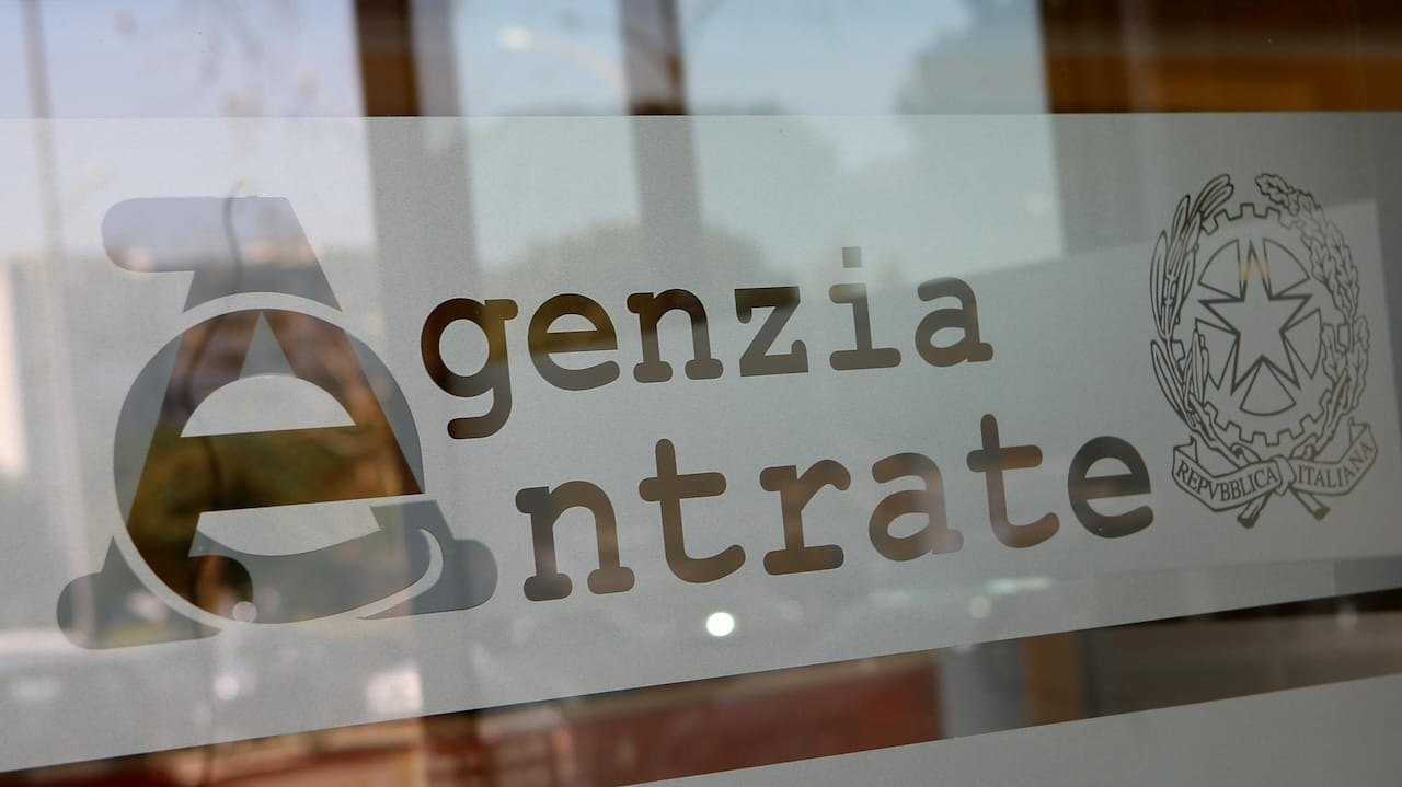 fotografia che raffigura il logo dell'agenzia delle entrate